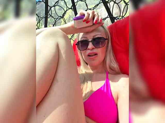-Love-blondi webcam