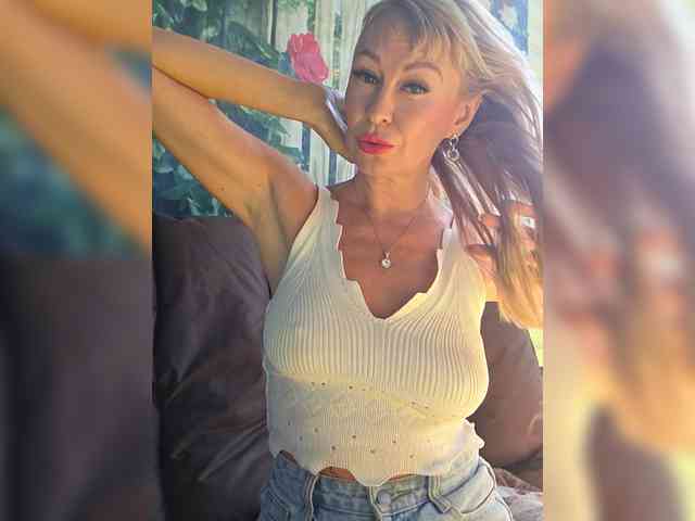 Love-Blondi webcam