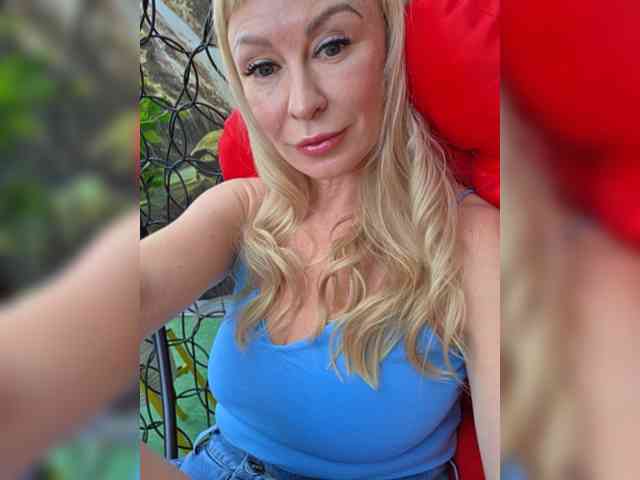 -Love-blondi webcam
