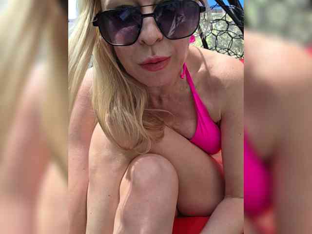 -Love-blondi webcam