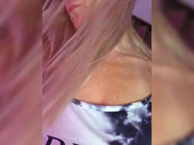 _Love-Blondi webcam