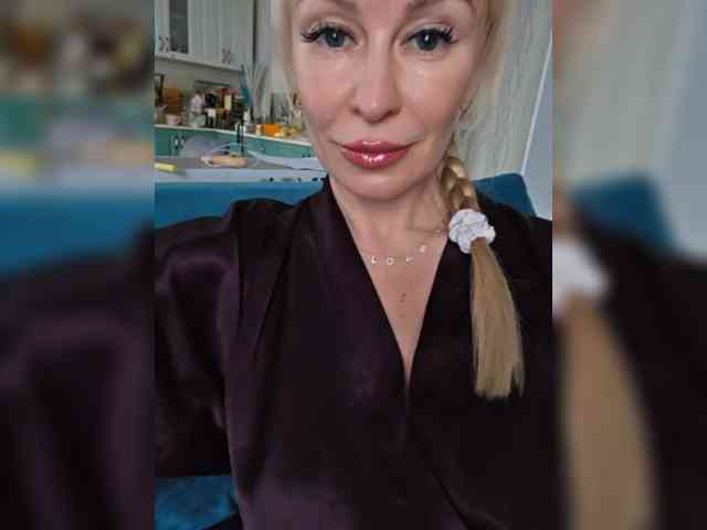 -Love-blondi webcam