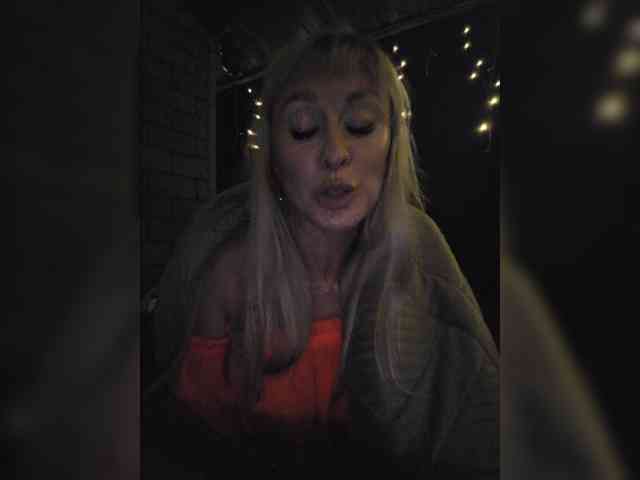 Blondi-Love webcam