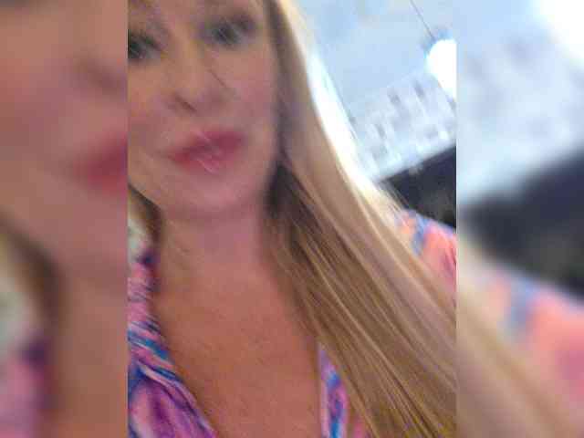 _Love-Blondi webcam