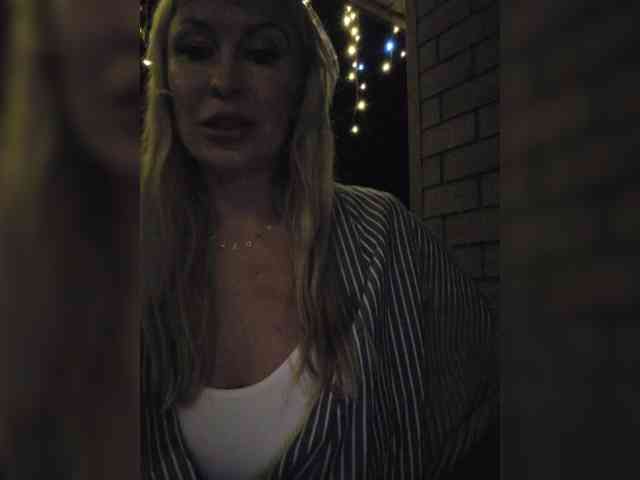 _Love-Blondi webcam