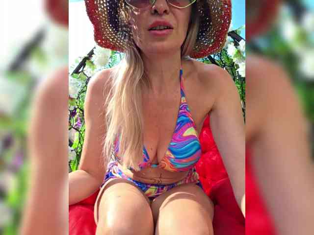 _Love-Blondi webcam