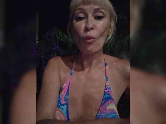 _Love-Blondi webcam