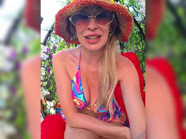 Blondi-Love webcam