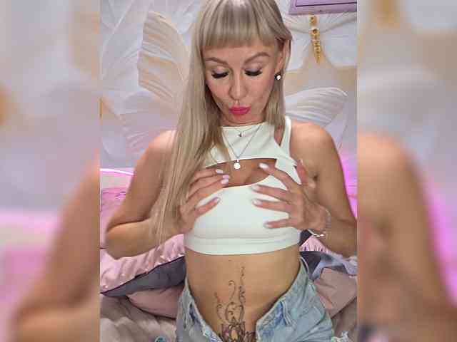 Love-Blondi webcam