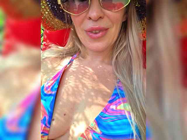 _Love-Blondi webcam