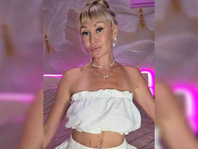 _Love-Blondi webcam