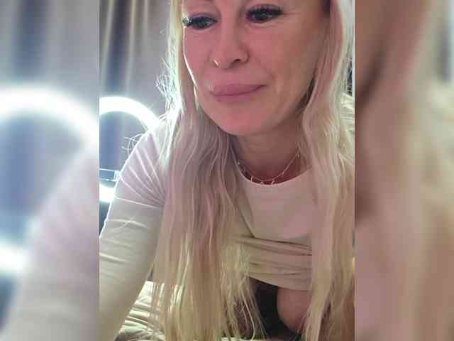 Love-Blondi webcam