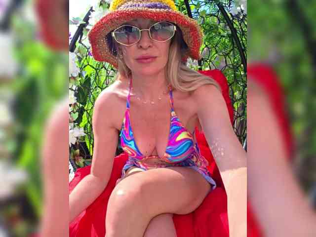 Blondi-Love webcam