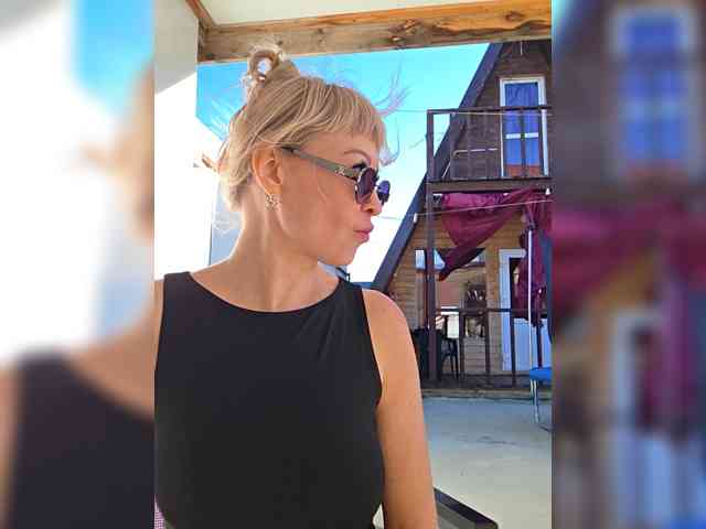 Love-Blondi webcam