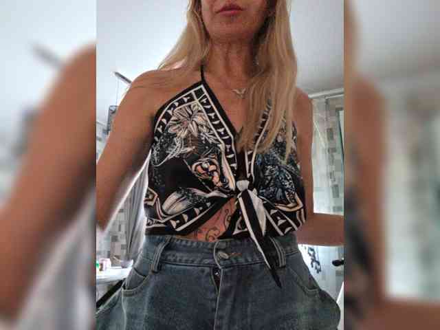 _Love-Blondi webcam