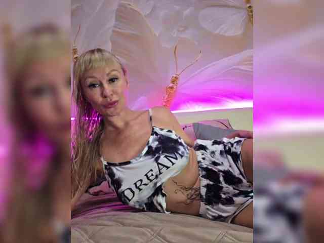 _Love-Blondi webcam