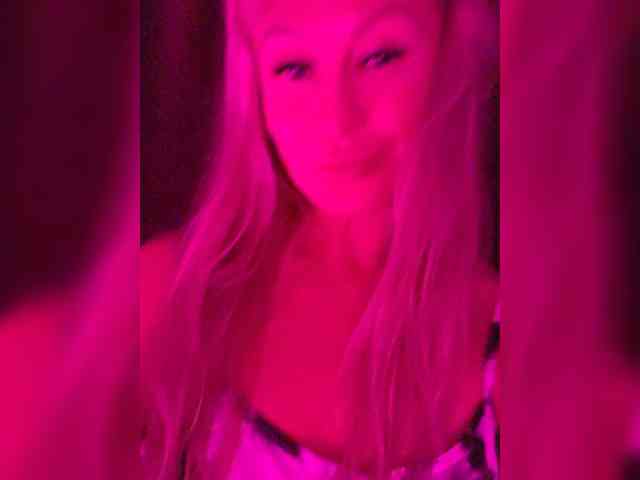 _Love-Blondi webcam