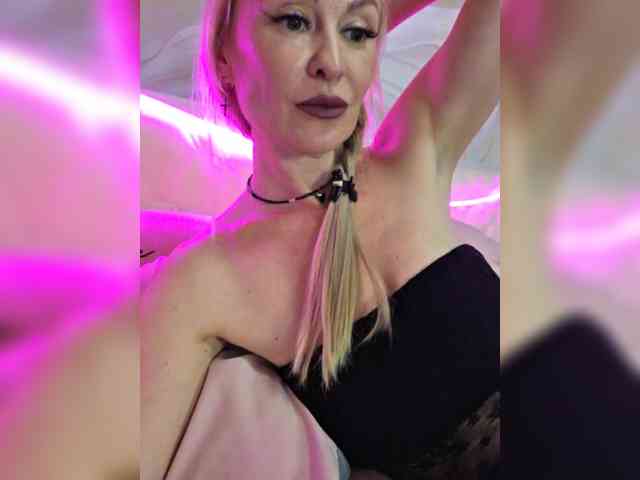 -Love-blondi webcam