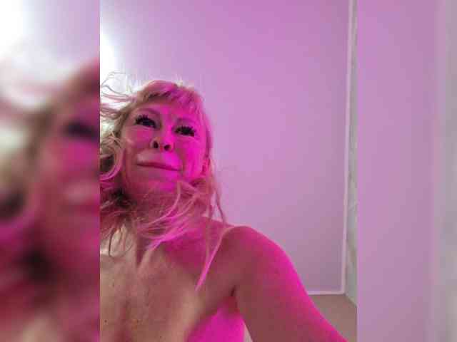 -Love-blondi webcam
