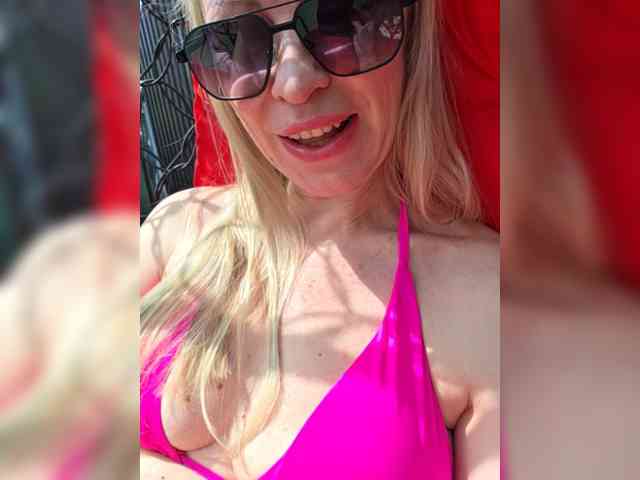 -Love-blondi webcam