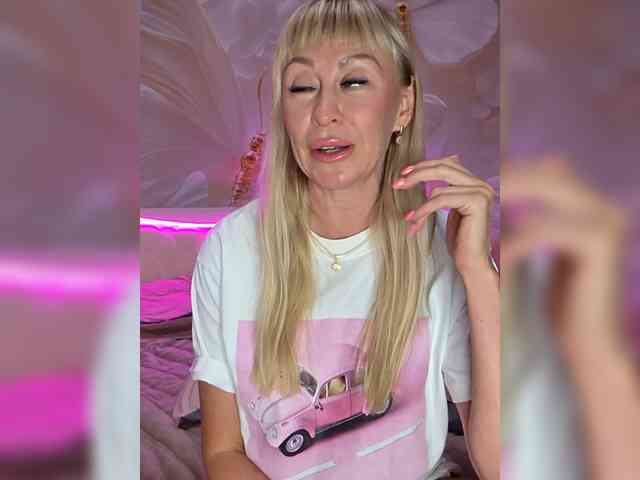 _Love-Blondi webcam
