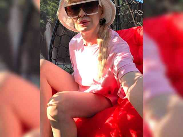 -Love-blondi webcam
