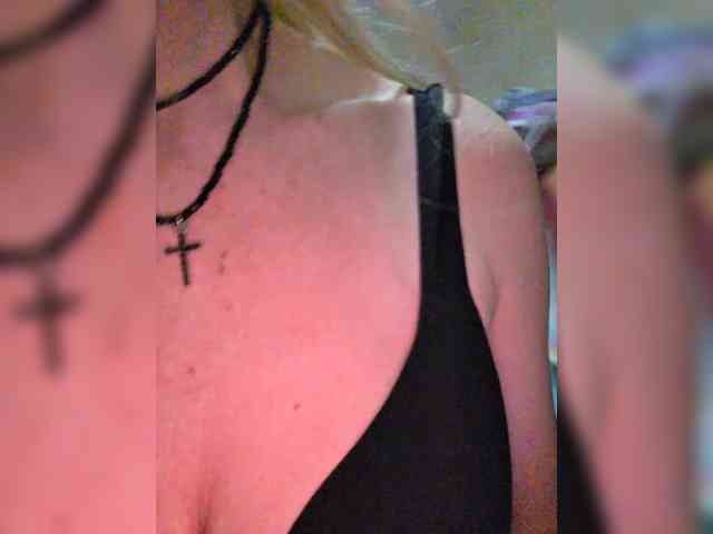 -Love-blondi webcam