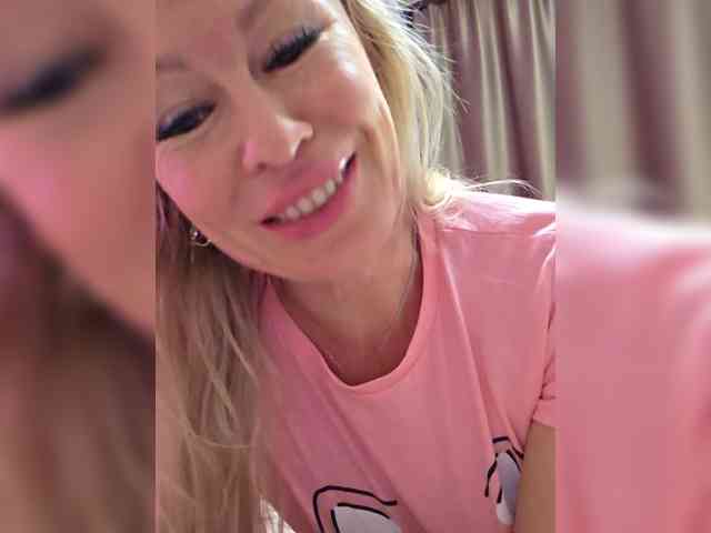 Love-Blondi webcam