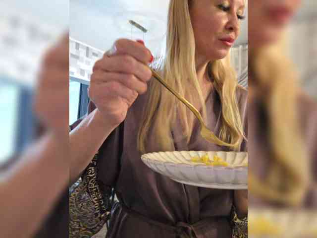 -Love-blondi webcam