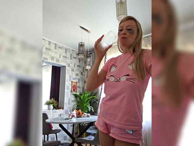 Love-Blondi webcam