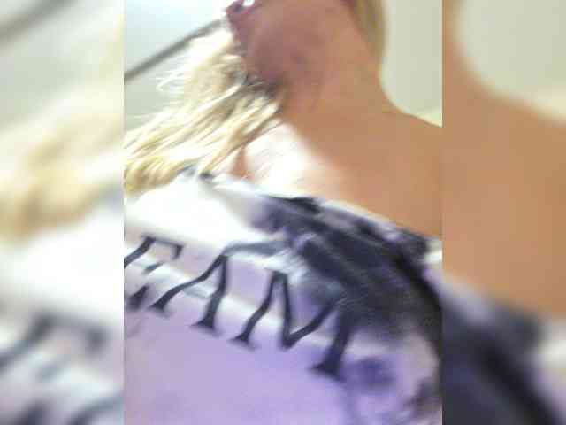 _Love-Blondi webcam