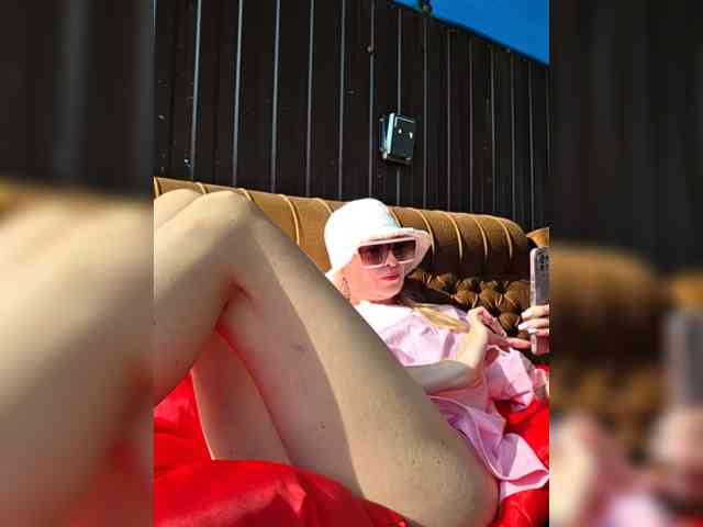 -Love-blondi webcam