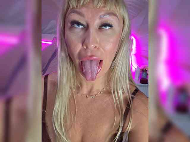 _Love-Blondi webcam