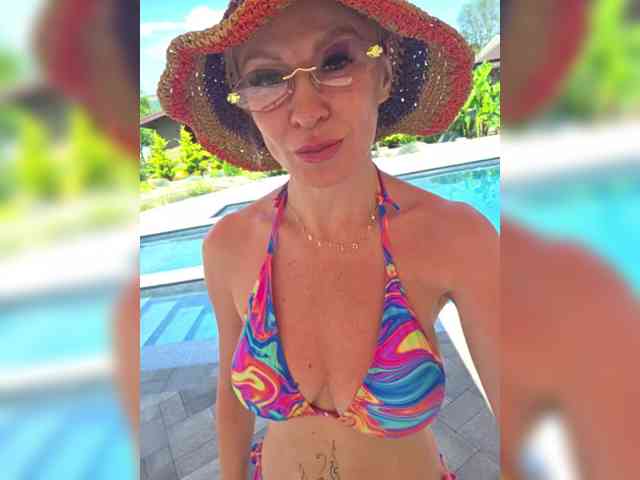 Blondi-Love webcam