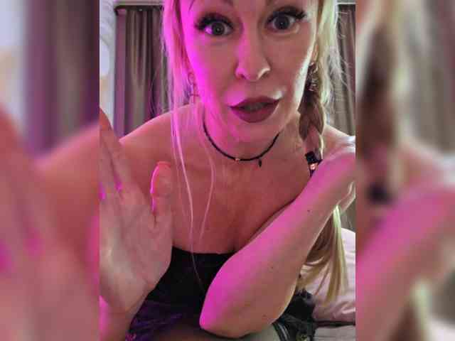 -Love-blondi webcam