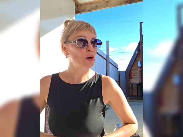Love-Blondi webcam