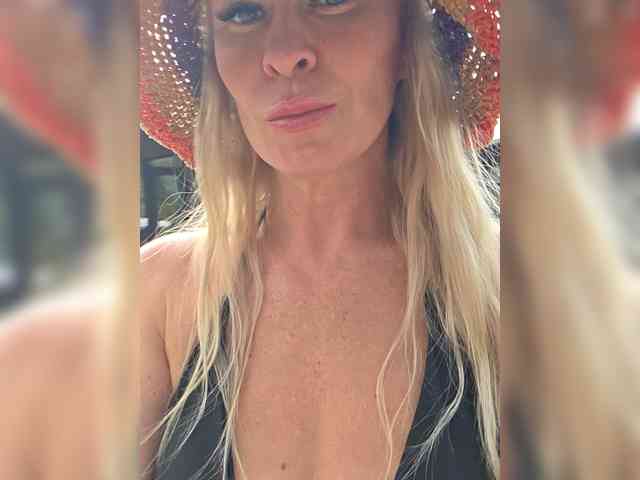 Love-Blondi webcam