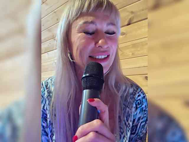 Love-Blondi webcam