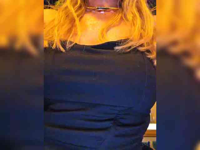 Blondi_Love webcam