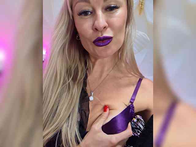 Love-Blondi webcam