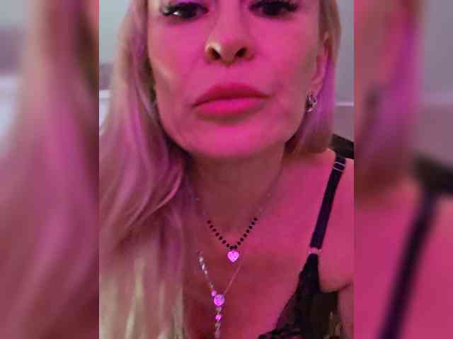 Love-Blondi webcam