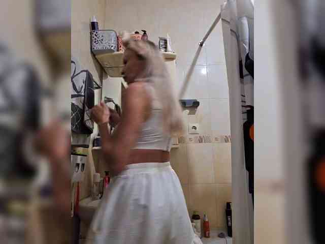 _Love-Blondi webcam