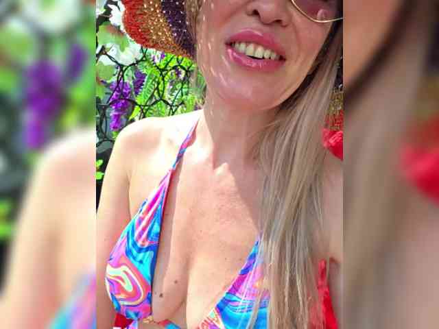 _Love-Blondi webcam
