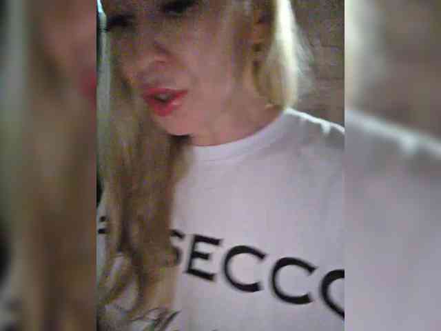 -Love-blondi webcam