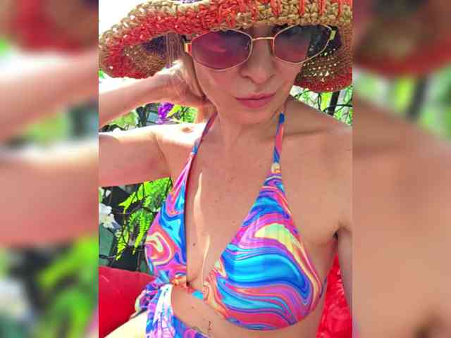 _Love-Blondi webcam