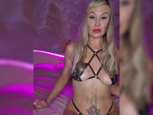 _Love-Blondi webcam