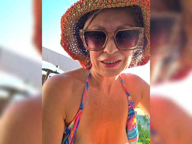 _Love-Blondi webcam