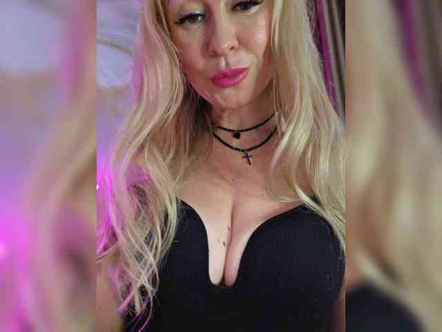 -Love-blondi webcam