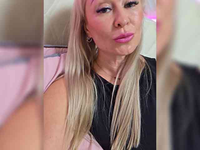 Love-Blondi webcam