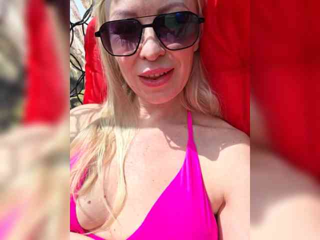 -Love-blondi webcam